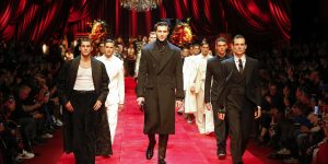 Dolce&Gabbana đưa tranh La Mã lên trang phục nam Thu Đông 2019