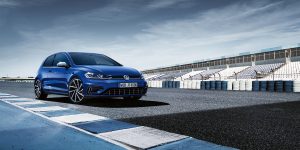 Review: Volkswagen Golf R – Vì sao các quý ông chọn?