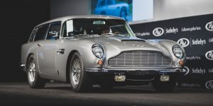 Xe cổ Aston Martin DB65 của James Bonds đạt mức giá 6,4 triệu USD