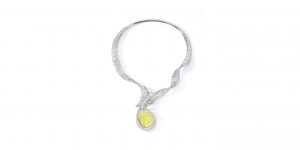Vòng cổ kim cương màu vàng của Anna Hu được bán với giá 6,5 triệu USD