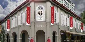 Trải nghiệm thượng hạng: Cartier mở nhà sách, tiệm băng đĩa, quán cafe lớn nhất theo concept Pop-up tại Singapore