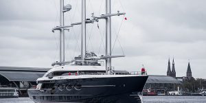 Du thuyền Black Pearl 106 rời Amsterdam đến vùng biển mới Gibraltar