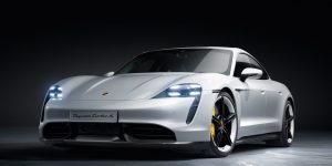 Porsche: Làm thế nào để một biểu tượng luôn đi trước trong thế giới xa xỉ?