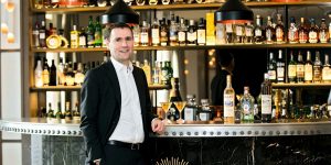Triết lý thành công của CEO Pernod Ricard: Tiền không mua được trải nghiệm