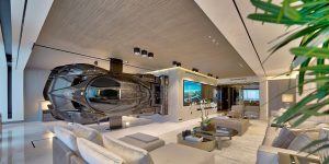 House Of Luxe: Quên những bức tường đi, ngôi nhà này dùng siêu xe 1,5 triệu USD tạo điểm nhấn điên rồ
