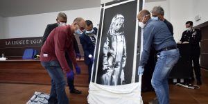 Một bức tranh bị đánh cắp của Banksy đã được tìm thấy tại nước Ý