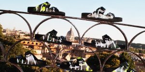 Luxuo Spend: Những đôi sandal hầm hố họa tiết quân đội từ Valentino và Birkenstock