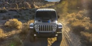 Jeep Hybrid Wrangler: Cỗ xe có quá nhiều tranh cãi