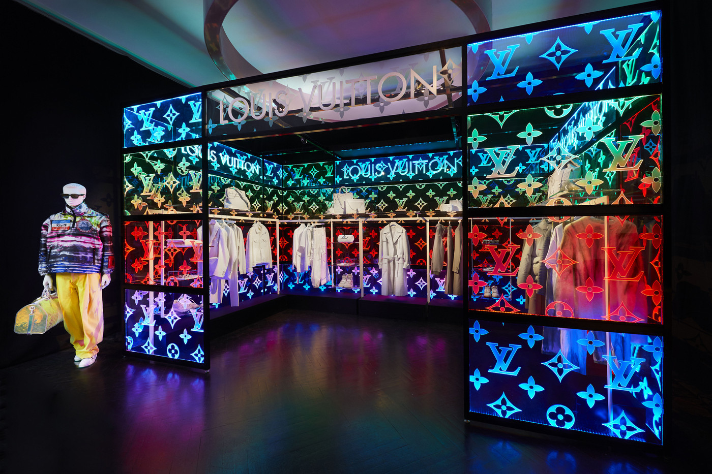 Louis-Vuitton-Pop-Up-Store-By-Virgil-Ablog-Customer-Experience-Streetwear- Luxury-Fashion - Luxuo.Vn