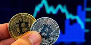 Bitcoin – Điểm sáng hiếm hoi cho nhà đầu tư đầu năm 2021