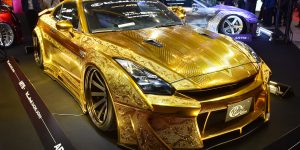 Choáng ngợp với Nissan GT-R phiên bản đặc biệt dát vàng 24k-chrome