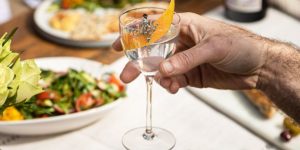 Cocktail tại nhà: Monkey Martini – Tươi mát mùa hè nước Đức