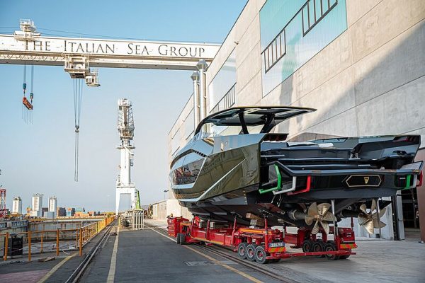Du thuyền Lamborghini đầu tiên của Tecnomar hạ thủy