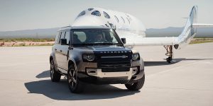 Hãng xe nào đã đồng hành cùng Virgin Galactic trong chuyến bay vũ trụ? Land Rover