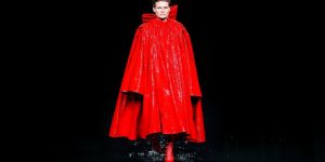Balenciaga Couture Thu Đông 2021/22: Đối thoại với di sản