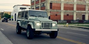 Land Rover Defender: Tình yêu cho một chiếc xe cổ điển