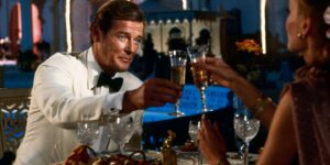 Các chai champagne từng gắn liền với Điệp viên 007 James Bond