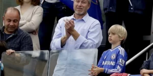 Tỷ phú người Nga Roman Abramovich rao bán Chelsea