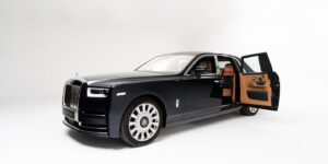 Rolls-Royce thử thách giới hạn với Phantom Sapphire Astrum Gallery