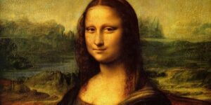 Bức tranh Nàng Mona Lisa lại bị tấn công, lần này là bánh và hoa hồng