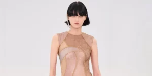 Fendi FW 2022 Couture: Váy áo hay “lớp da xa hoa” thứ 2