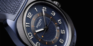 Hermès H08: Mạnh mẽ hơn trong gam màu xanh than