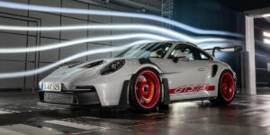 Porsche 911 GT3 RS 2023 xác lập kỷ lục mới trên đường đua Nurburgring