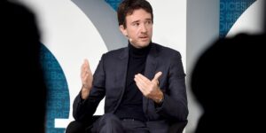 CEO mới của Christian Dior có thể soán ngôi Elon Musk trên đường đua tỷ phú thế giới