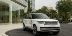 Mẫu xe Range Rover SV mới chính thức có mặt tại Việt Nam