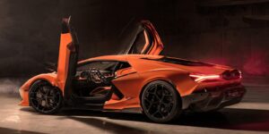 Phải đợi đến năm 2027 để đặt mua siêu phẩm thể thao V12 hybrid HPEV Lamborghini Revuelto