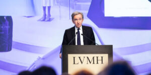 Mục tiêu năm 2024 của LVMH: Khuyến khích sự ‘tăng trưởng chậm’ của Dior và Louis Vuitton