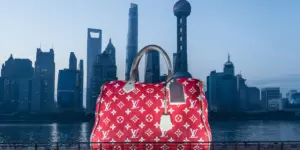 Hermès, Chanel, LV tăng giá tại Trung Quốc bất chấp những khó khăn kinh tế