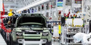 Jaguar Land Rover đầu tư 5 triệu bảng Anh để nâng cao trải nghiệm trong sản xuất