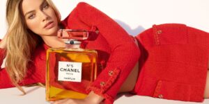 Điều gì ẩn chứa sau chiến dịch mới của CHANEL N°5 với Margot Robbie?