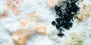 Muối – thứ gia vị dễ mà khó, tưởng đơn thuần mà đầy lớp lang