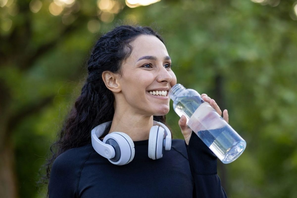 tập thể dục mùa hè - đi biển - vóc dáng săn chắc - nước điện giải - luxuo