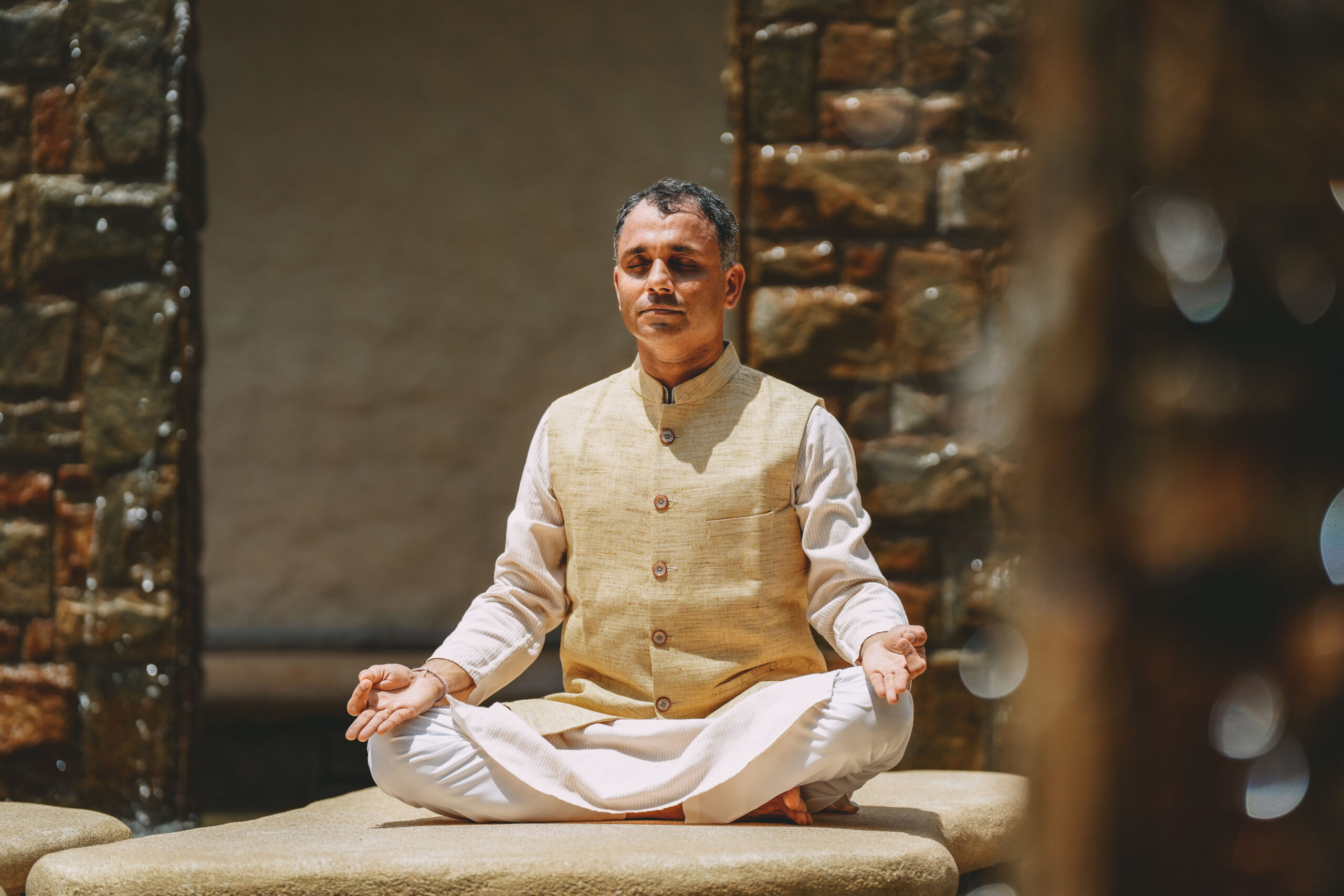 Six Senses Ninh Van Bay - Tiến sĩ Pramod Kumar Manjanabail - giám đốc spa và wellness - luxuo 3