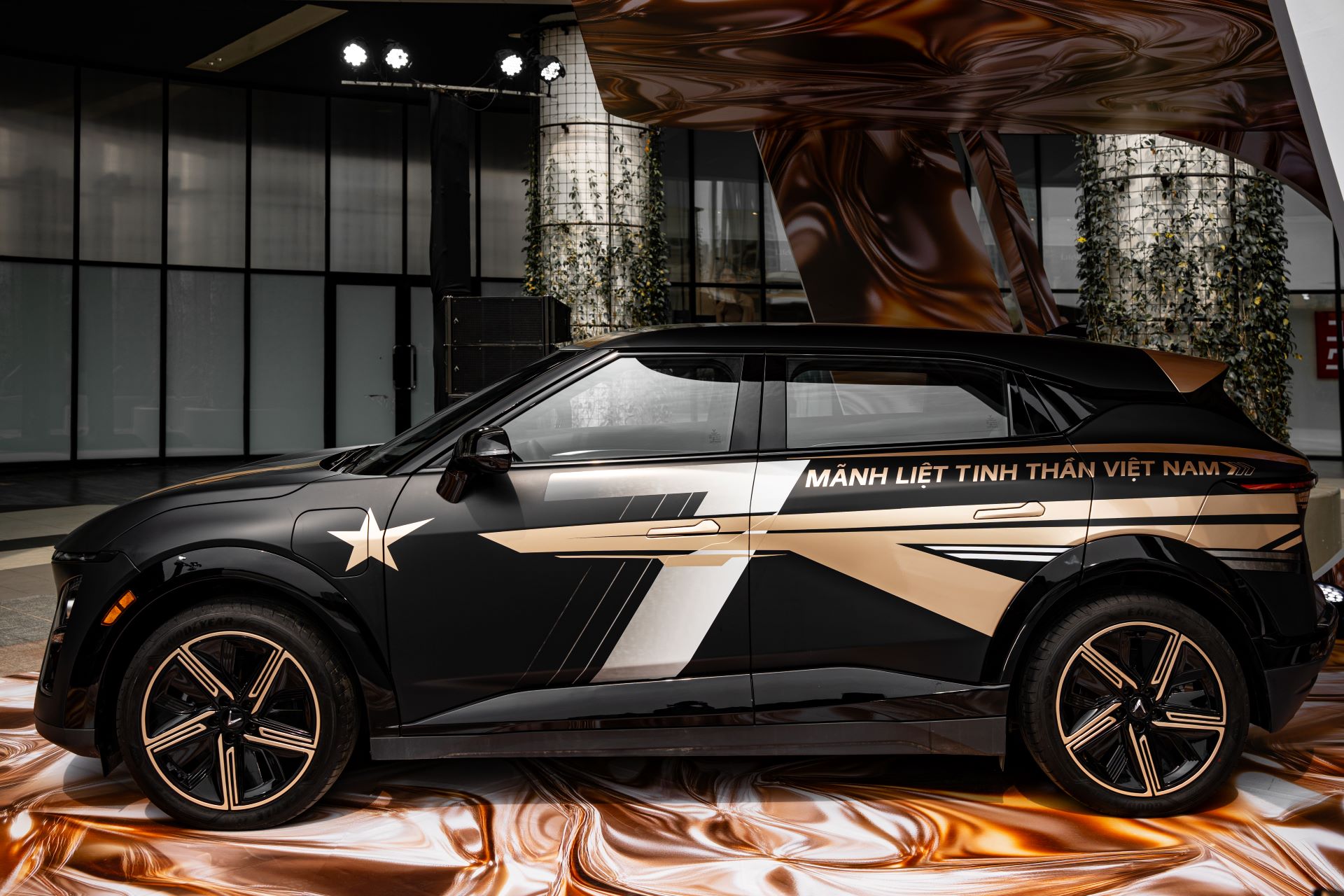 VinFast VF7 - reverse ride - touliver - remix - phù thủy âm nhạc - sáng tác - luxuo 2