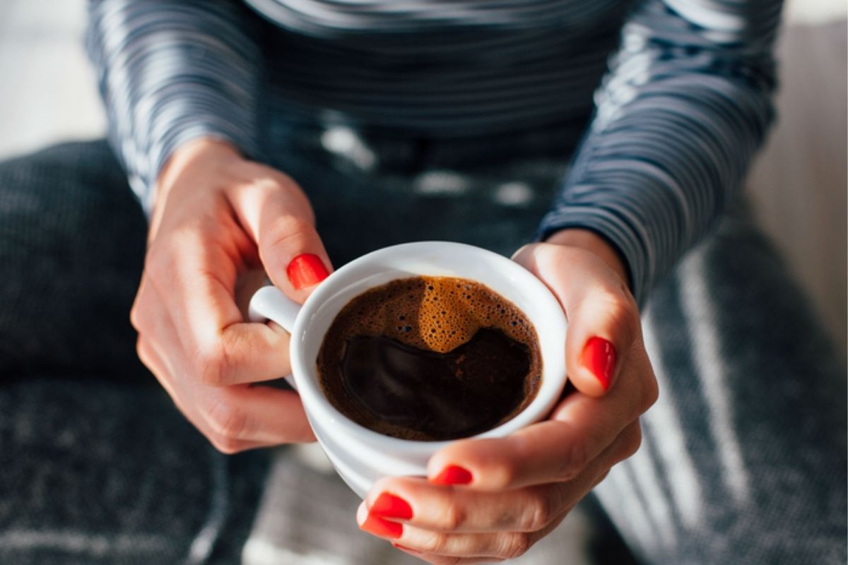 ngủ đủ giấc - cải thiện giấc ngủ - sức khỏe cơ thể - chăm sóc sức khỏe - cà phê - luxuo