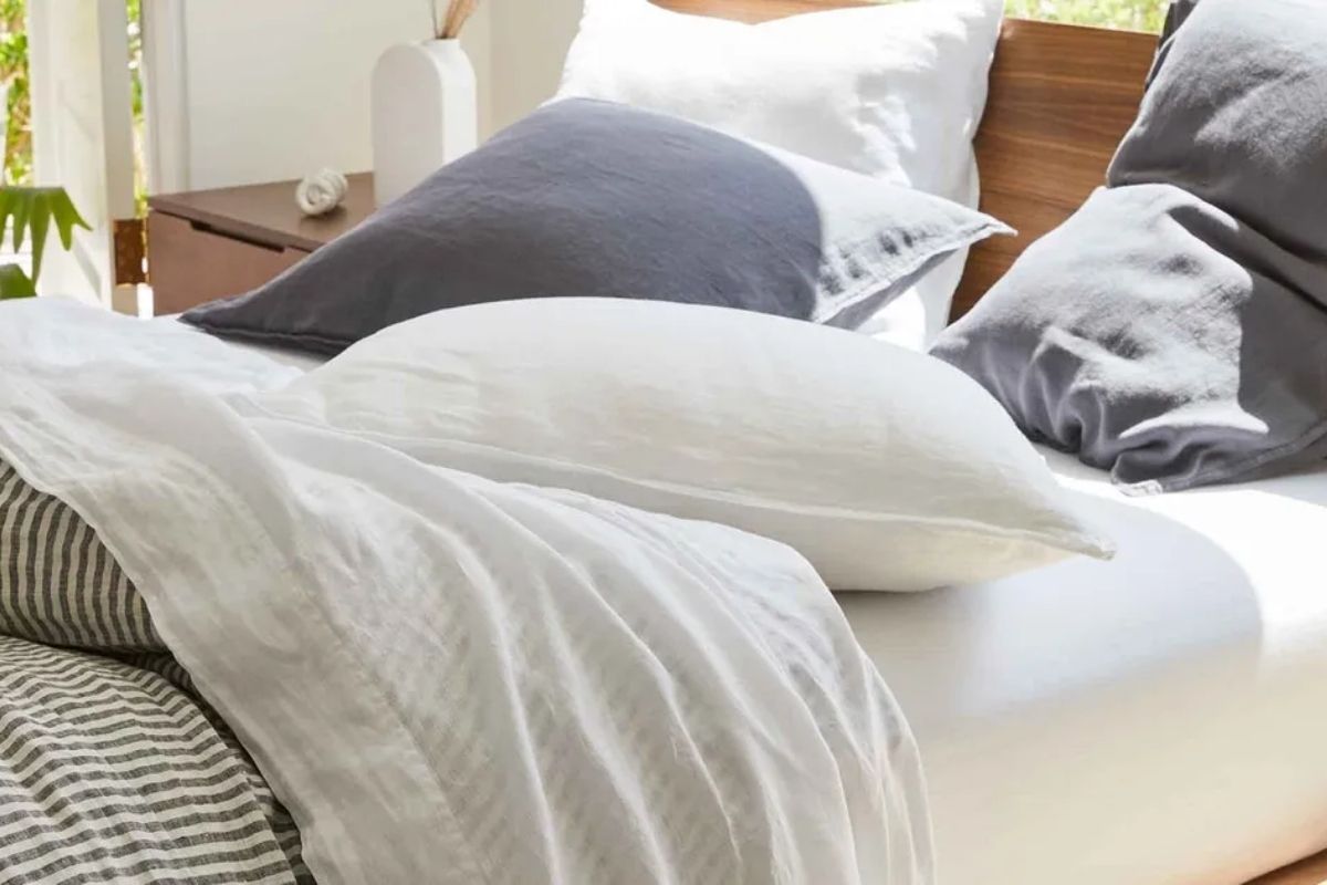 ngủ đủ giấc - cải thiện giấc ngủ - sức khỏe cơ thể - chăm sóc sức khỏe - ga giường linen - luxuo