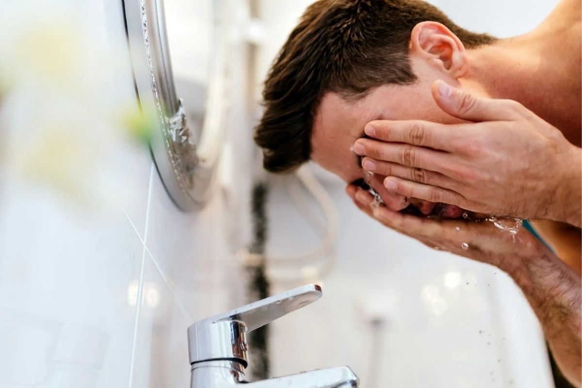 tẩy tế bào chết - chăm sóc da cho nam - sức khỏe - luxuo 3