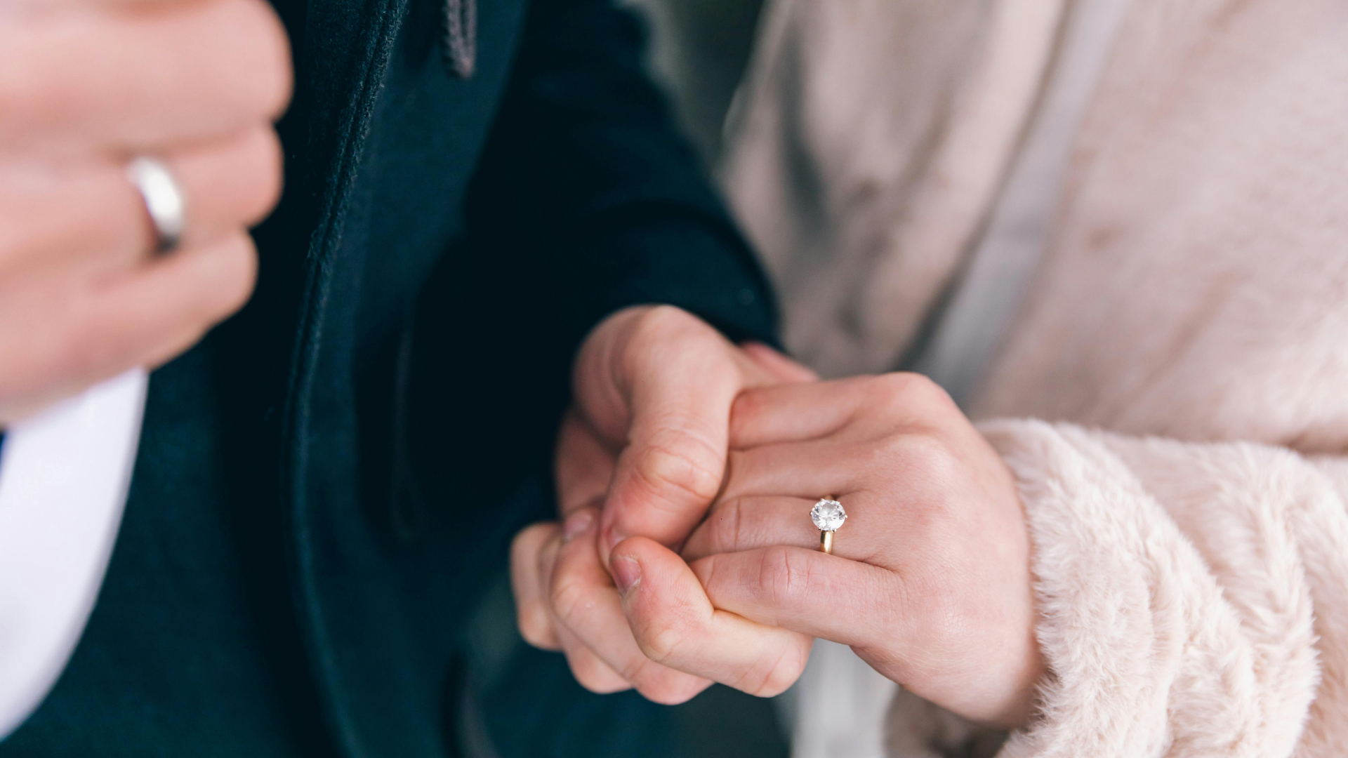 CAO Fine Jewellery - trang sức cưới - mobius - biểu tượng tình yêu chắc chắn - luxuo 10