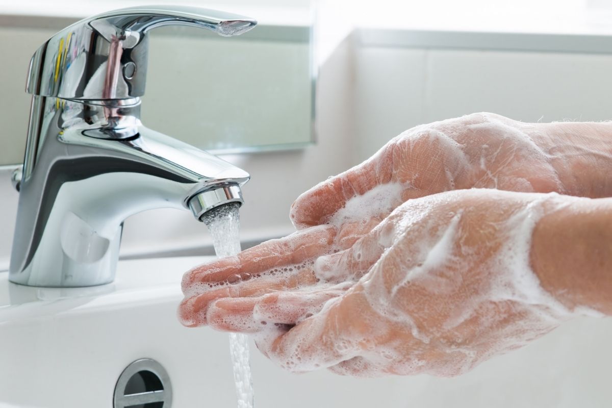 chăm sóc sức khỏe - mùa mưa - rèn luyện thể chất - những lưu ý quan trọng - luxuo 10