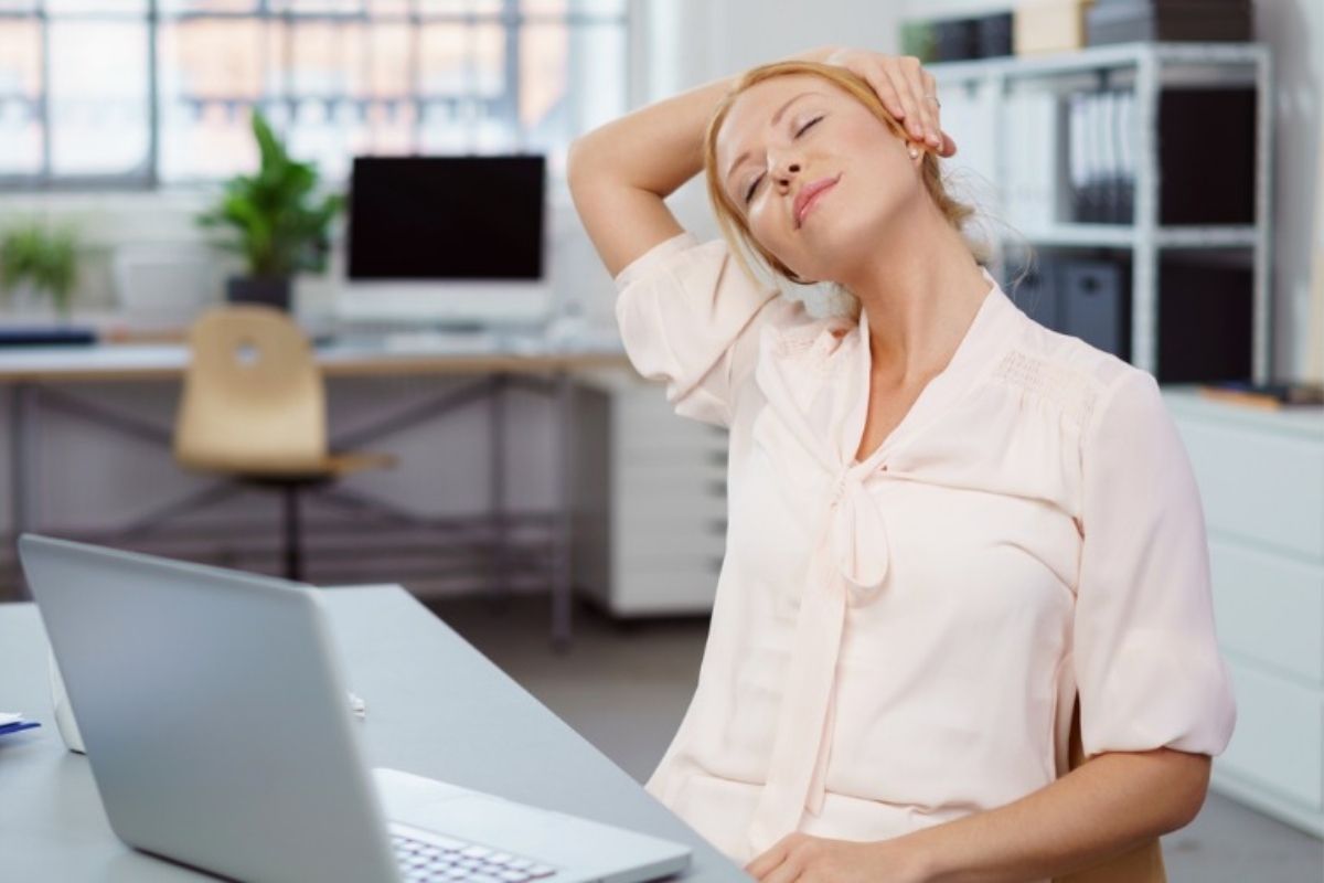 tập thể dục - dân văn phòng - giải pháp duy trì sức khỏe - bài tập vận động - luxuo 1