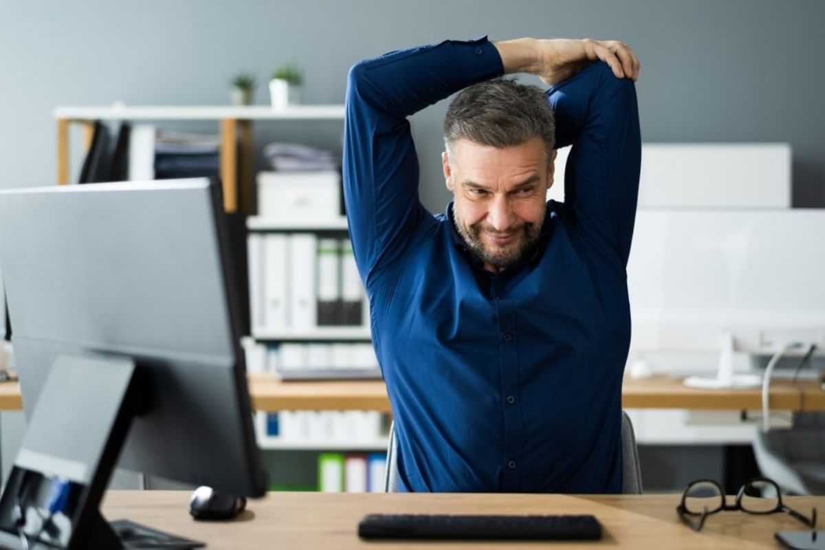 tập thể dục - dân văn phòng - giải pháp duy trì sức khỏe - bài tập vận động - luxuo 11