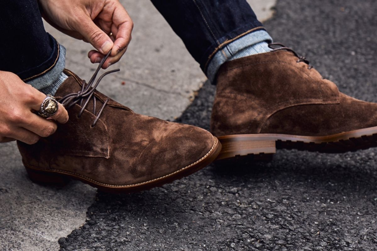 thời trang nam - 70s - cổ điển - phối đồ quần áo - desert boots - luxuo