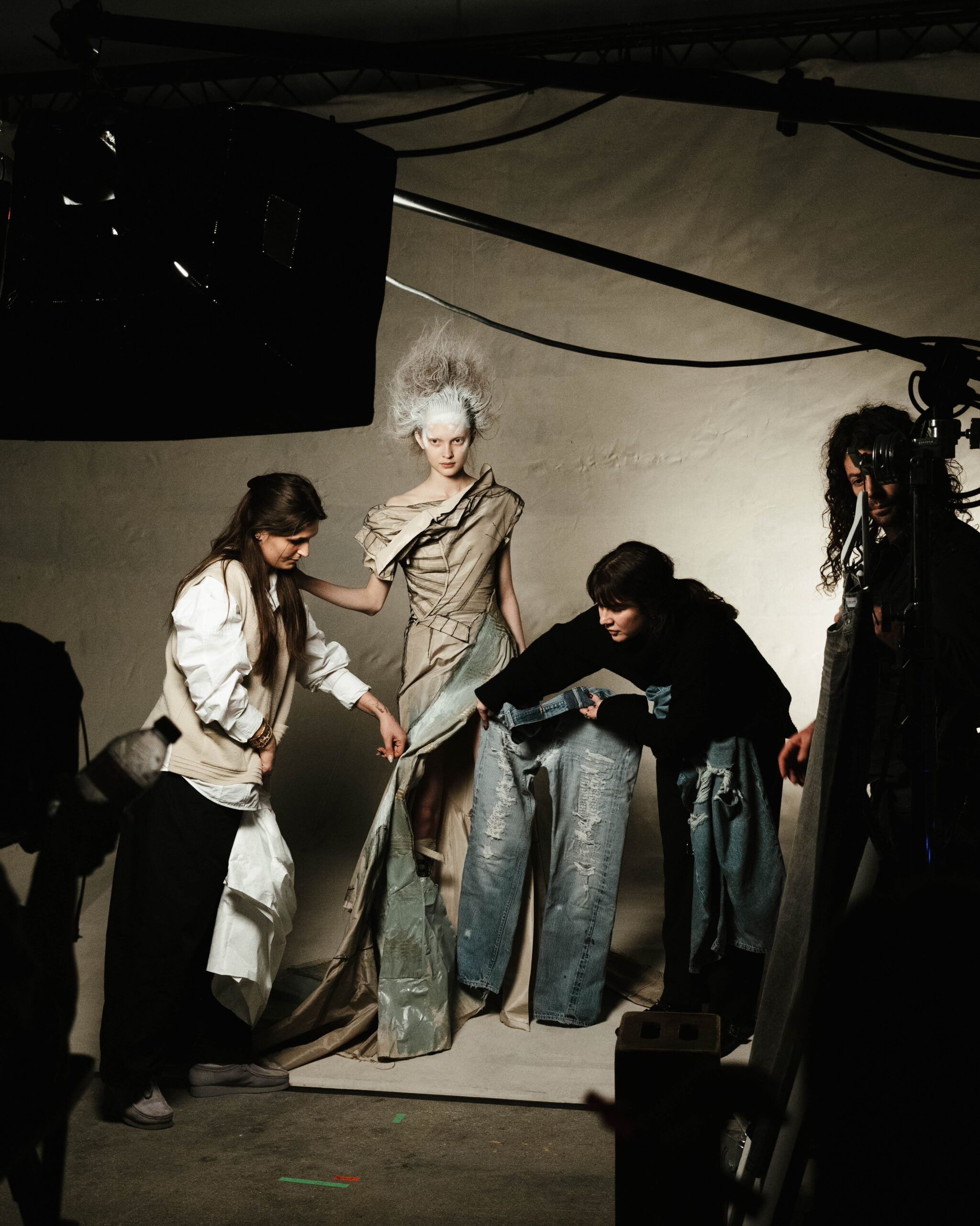 UBS House of Craft - Dior - Brigitte Niedermair - triển lãm thời trang - haute couture - thời trang cao cấp - luxuo 11