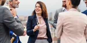 Nghệ thuật giao tiếp công việc cho người “say no” với rượu bia