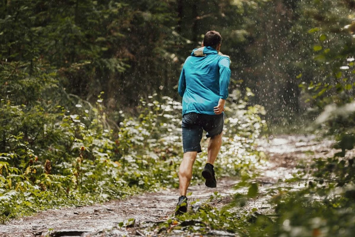 tập thể dục - mùa mưa - rèn luyện sức khỏe - tập luyện - lối sống lành mạnh - luxuo 3