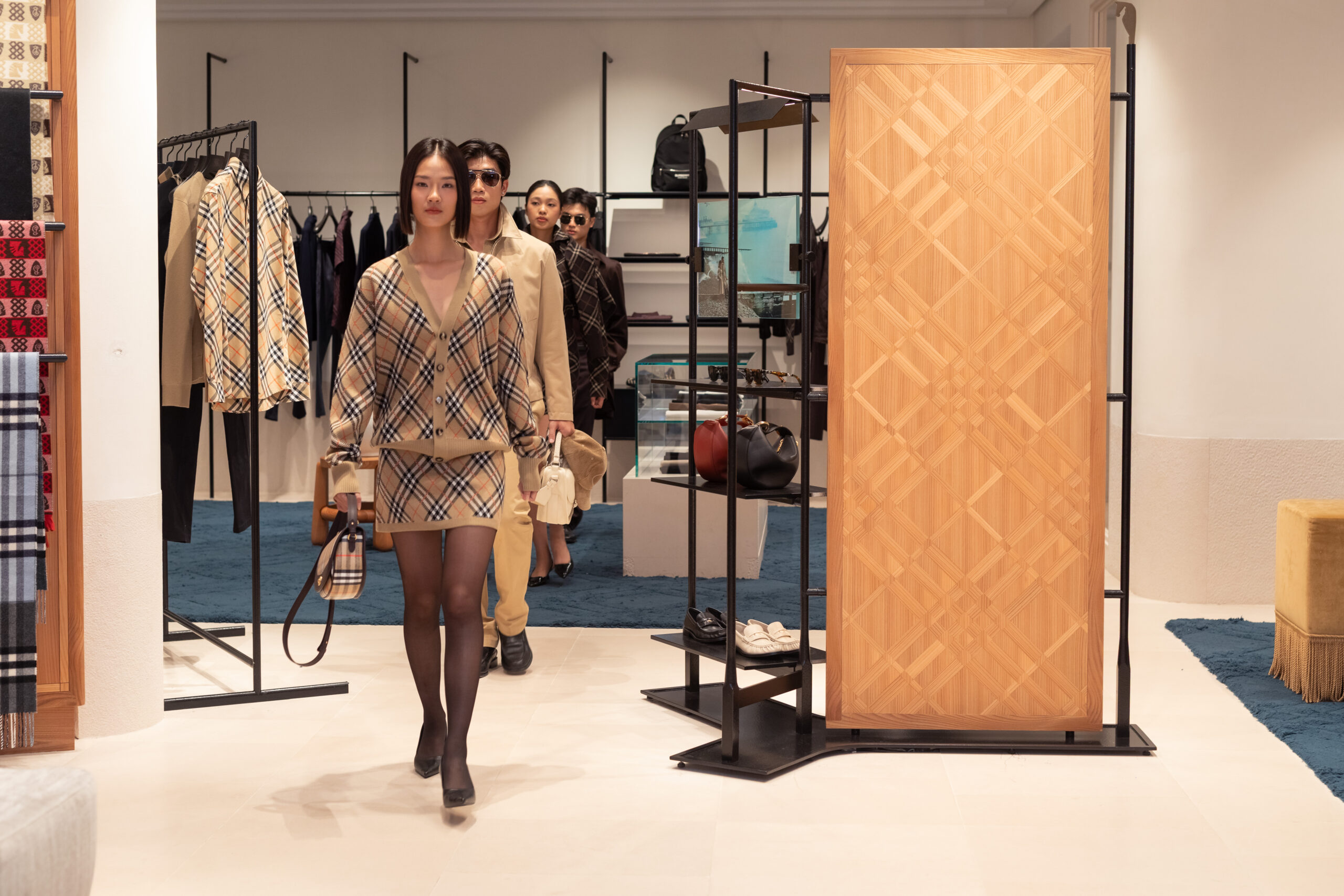 Burberry - Burberry “Check” In Hanoi - thời trang Anh quốc - DAFC - luxuo 18